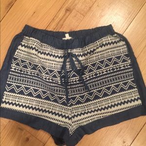 Pattern boutique shorts. Size S